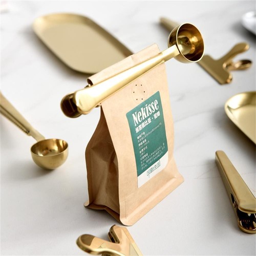 Coffee scoop with clip - 2-in-1,
